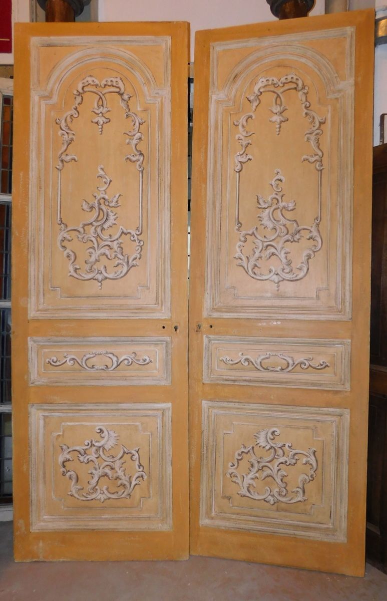 ptl424 n.2 portas lacadas, a.270 x 87 cm, final do século XVIII napolitanas